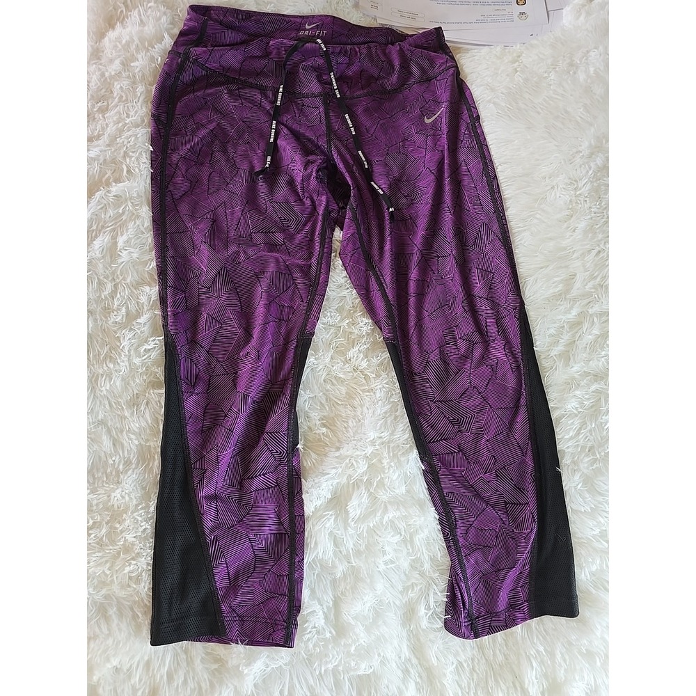 NIKE  Dri-Fit Capri Leggings Size L Purple 3/4‎ Length Women